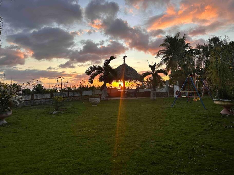 Meri Lodge Huahine Fare Dış mekan fotoğraf